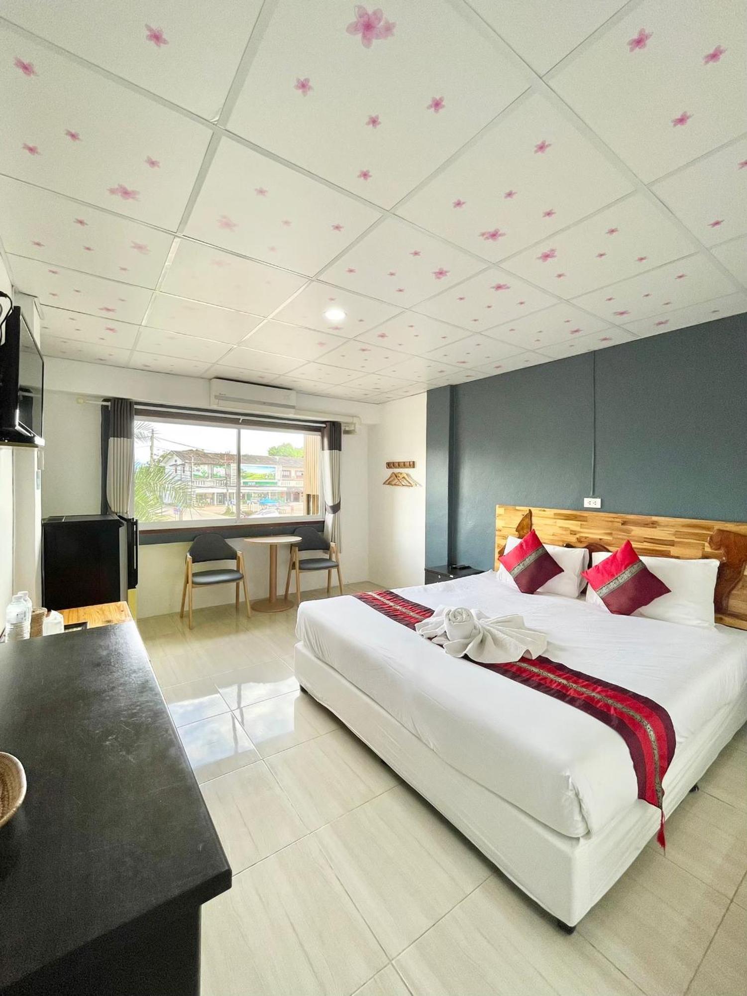 Hotel Diamond de pai Extérieur photo